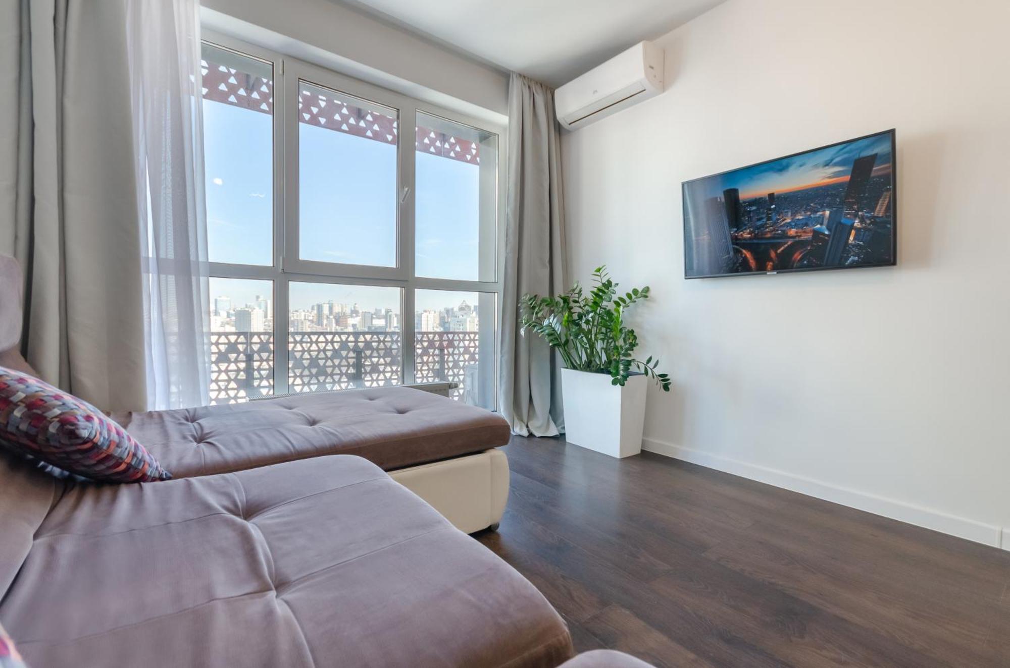 Petrovdom 41B-59B-90B-77B Stunning City View Apartments At Rc Kvartet, Central Railway Station Kyiv Exterior photo